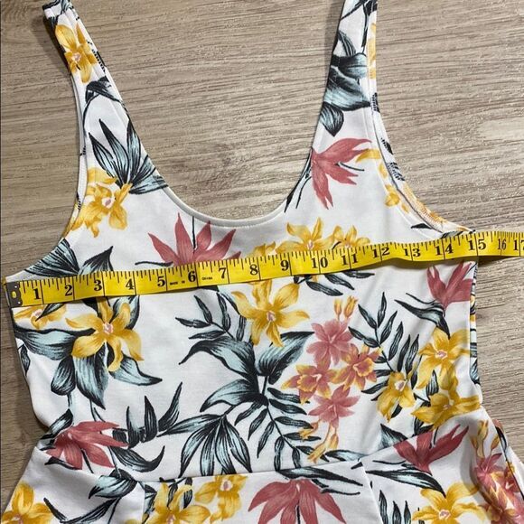H&M Divided Tropical Floral Skater Dress Size 10 - Picture 8 of 11